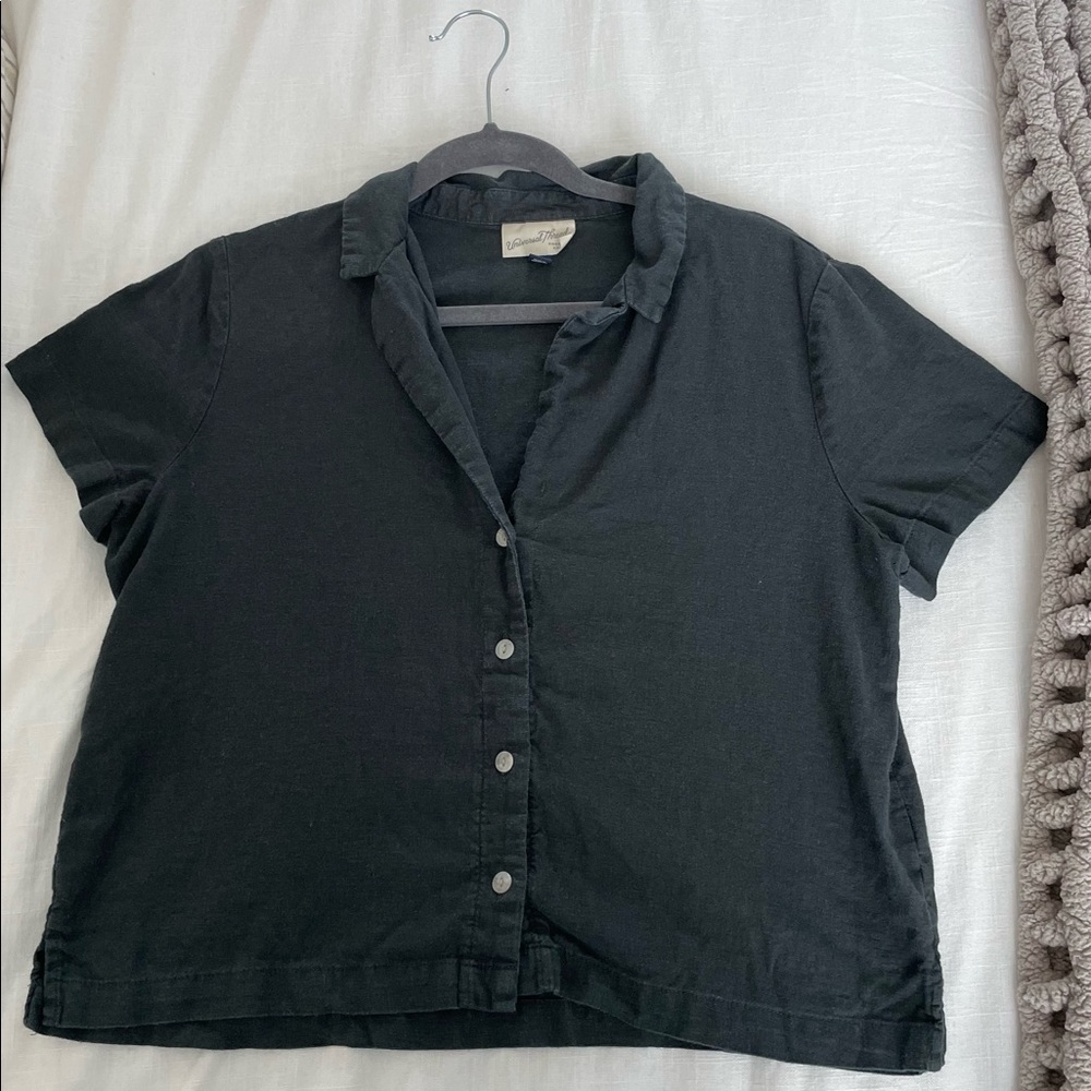 Universal Thread Black Short Sleeve Button Front Blouse